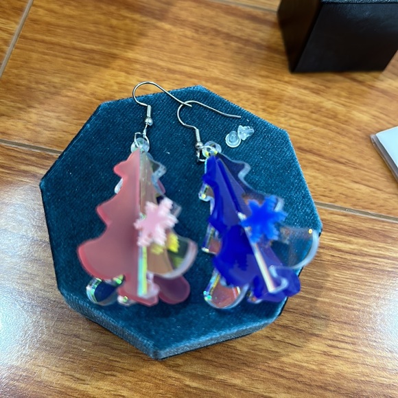 Acrylic Glitter Christmas Tree Stud Dangle Earrings - Picture 5 of 16